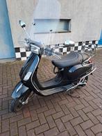 Vespa S50 4t zwart snor, Fietsen en Brommers, Scooters | Vespa, Ophalen of Verzenden, Zo goed als nieuw, Benzine