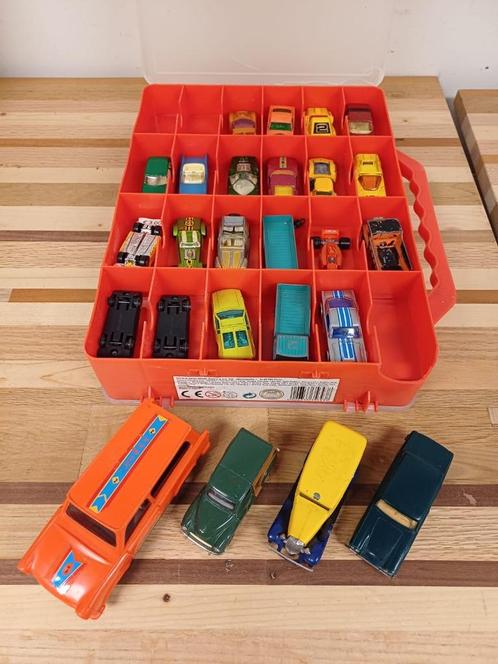 Bewaardoos voorzien van 49 autootjes, Kinderen en Baby's, Speelgoed | Speelgoedvoertuigen, Ophalen of Verzenden