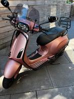 Roze Vespa Sprint, Fietsen en Brommers, Ophalen of Verzenden, Zo goed als nieuw