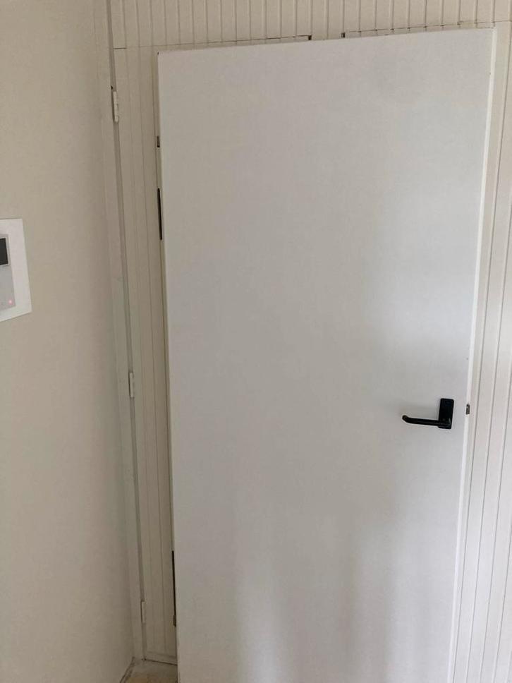 Twee witte opdekdeuren, Doe-het-zelf en Verbouw, Deuren en Horren, Gebruikt, Binnendeur, 200 tot 215 cm, 80 tot 100 cm, Hout, Ophalen