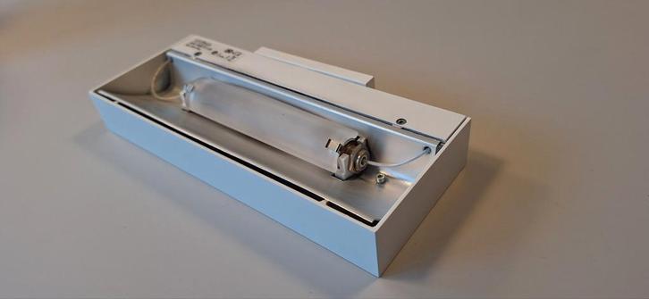 Design Wandlamp Lucitalia Zero Parete Wit 2 stuks, Huis en Inrichting, Lampen | Wandlampen, Gebruikt, Metaal, Ophalen of Verzenden