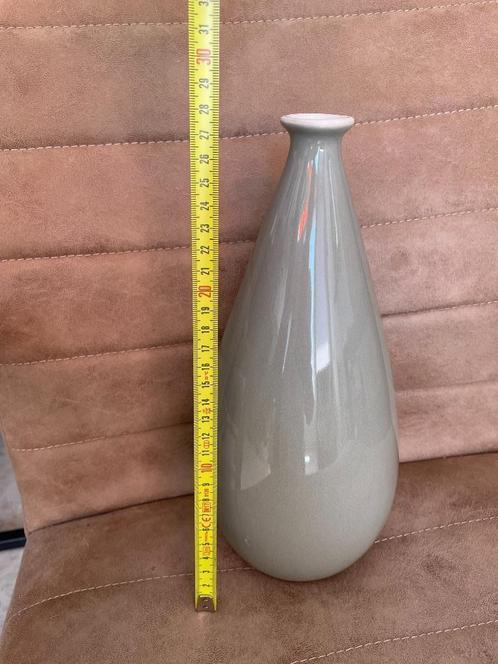 Jaliang vaas grijs-groen ongeveer 28 cm hoog, Huis en Inrichting, Woonaccessoires | Vazen, Zo goed als nieuw, Groen, Minder dan 50 cm