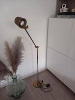 Staande lamp goud kleurig., Huis en Inrichting, Lampen | Vloerlampen, Ophalen of Verzenden, Zo goed als nieuw