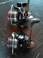 2 x Daiwa Cast’izm 25QDA, Watersport en Boten, Hengelsport | Karpervissen, Ophalen of Verzenden, Nieuw, Molen