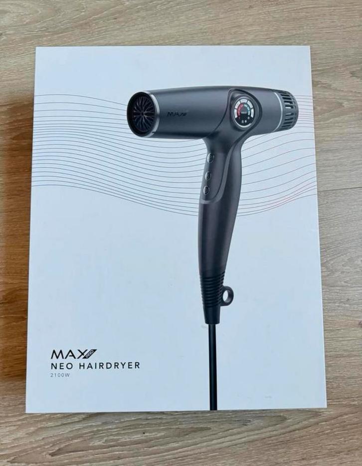 Max pro neo hair dryer 2100W föhn, Sieraden, Tassen en Uiterlijk, Uiterlijk | Haarverzorging, Zo goed als nieuw, Föhn of Haardroger