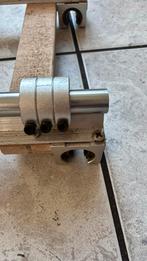 CNC geleiders met lagers - 1.50m & 80cm, Doe-het-zelf en Verbouw, Ophalen, Zo goed als nieuw