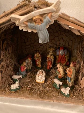Vintage kerstbeeldengroep (15 figuren) en kerststal beschikbaar voor biedingen