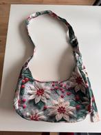 Handmade Floral Moon Bag, Sieraden, Tassen en Uiterlijk, Tassen | Damestassen, Verzenden, Nieuw, Overige kleuren, Schoudertasje