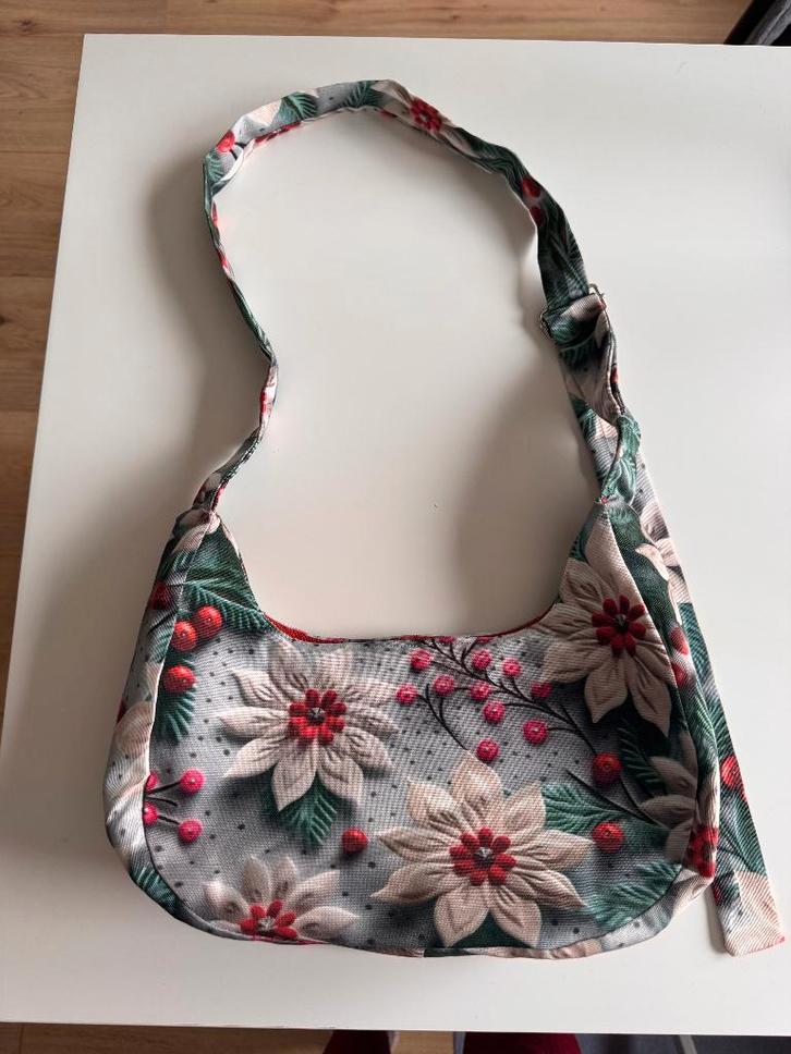 Handmade Floral Moon Bag, Sieraden, Tassen en Uiterlijk, Tassen | Damestassen, Nieuw, Schoudertasje, Overige kleuren, Verzenden