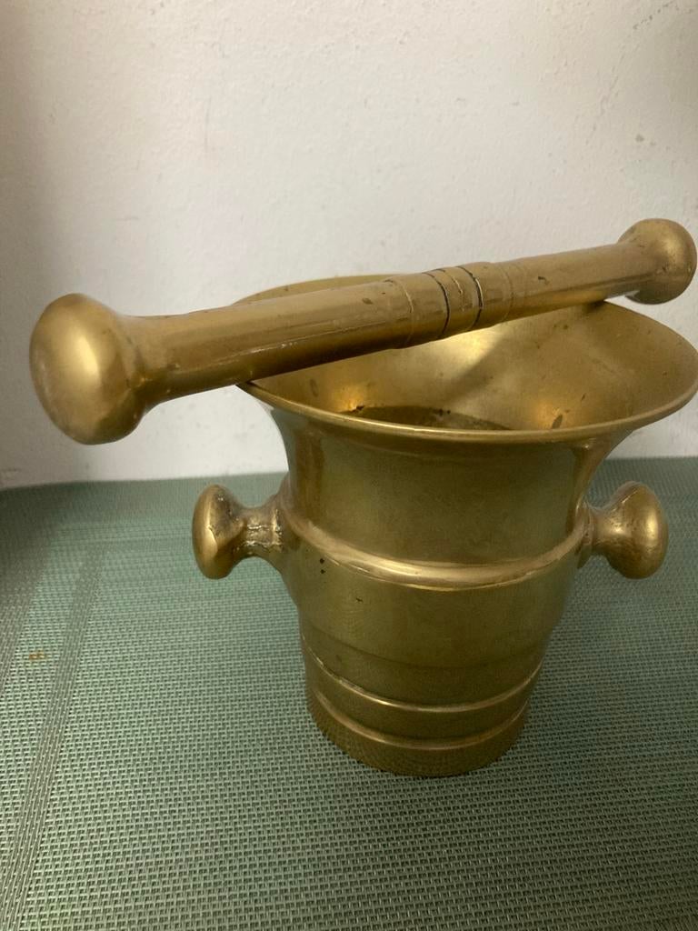 Oude messing vijzel met stamper, Ophalen of Verzenden, Koper