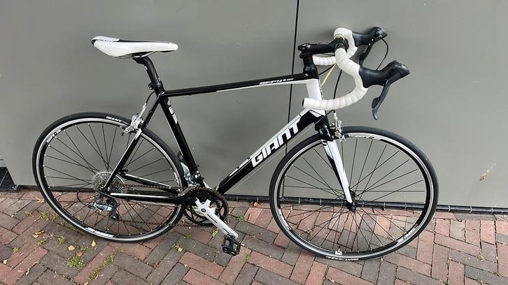 Giant Defy aluxx racefiets maat L, nieuwstaat, Fietsen en Brommers, Fietsen | Racefietsen, Zo goed als nieuw, Giant, Meer dan 20 versnellingen
