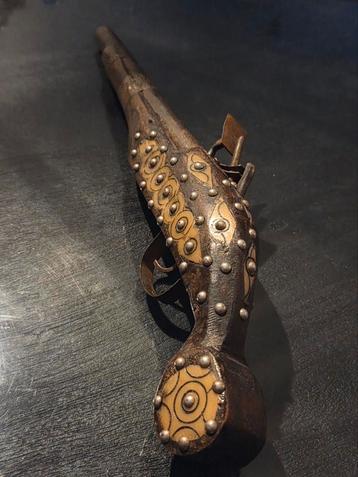 antiek vuursteen Pistool voor 1870  beschikbaar voor biedingen