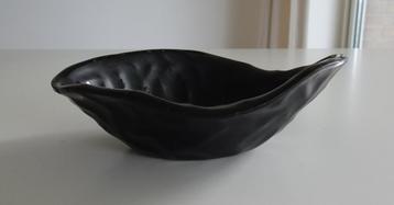 Vintage Schaaltje in het Zwart beschikbaar voor biedingen