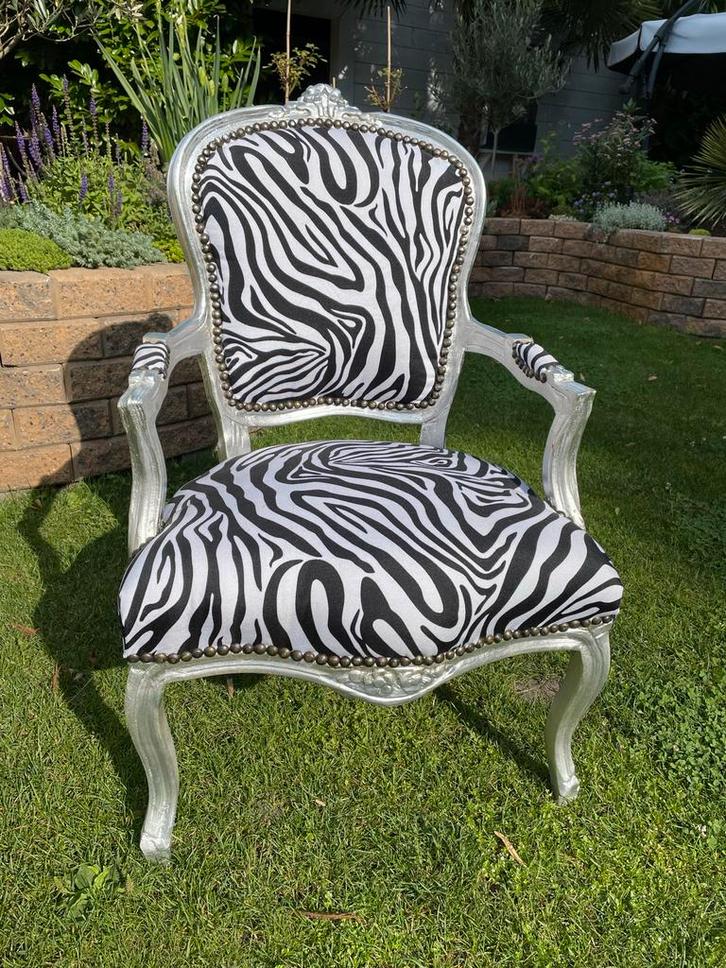 Zebra fauteuil met zilveren frame, Huis en Inrichting, Fauteuils, Gebruikt, Hout, 50 tot 75 cm, Minder dan 75 cm, Ophalen