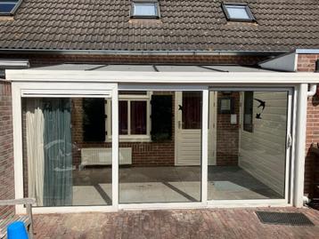 Schuifpui met dak beschikbaar voor biedingen