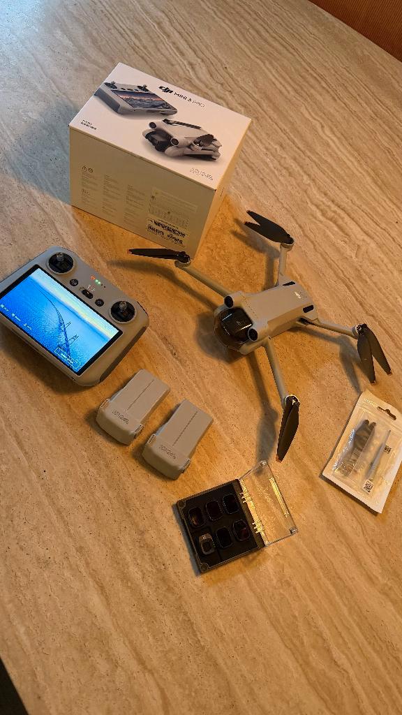 DJI Mini 3 Pro + accessoires, Audio, Tv en Foto, Drones, Zo goed als nieuw, Cameradrone, Topkwaliteit, DJI, Minder dan 250 gram