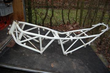 onderdelen van een Ducati 350ss / 400ss project beschikbaar voor biedingen