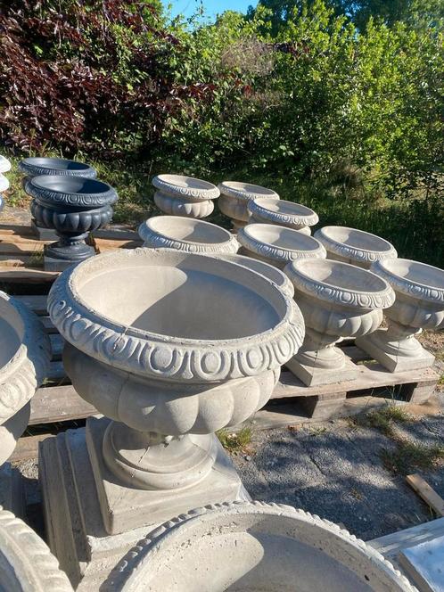 La Dolce Vita voor je tuin – Italiaanse betonnen bloempotten, Tuin en Terras, Bloempotten, Nieuw, Beton, Binnen, Balkon, Tuin