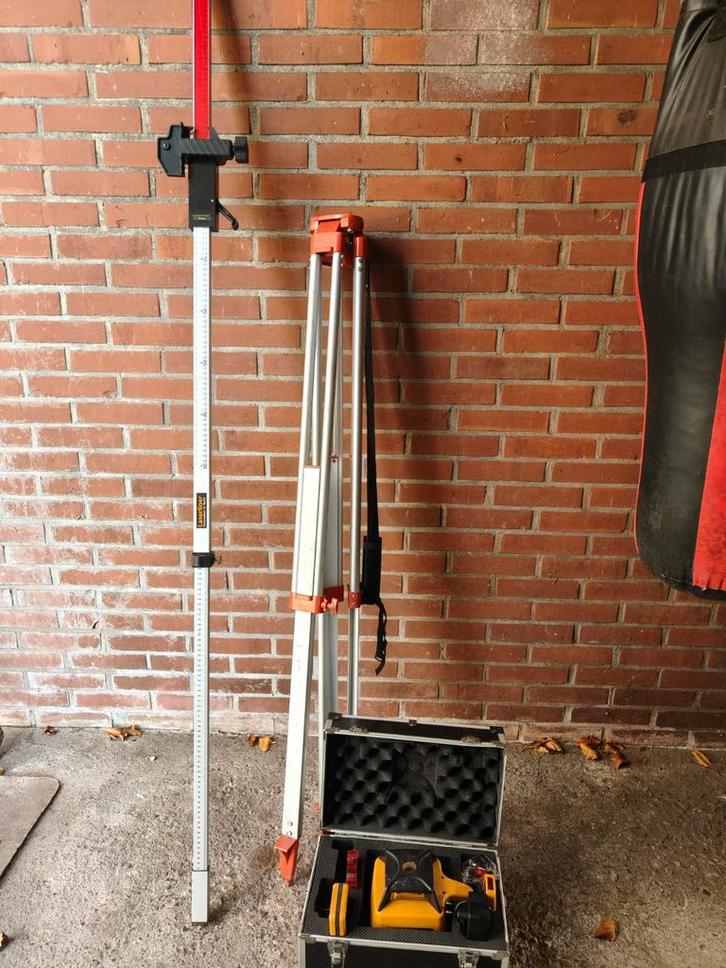 Rotatielaser met toebehoren, Doe-het-zelf en Verbouw, Meetapparatuur, Ophalen
