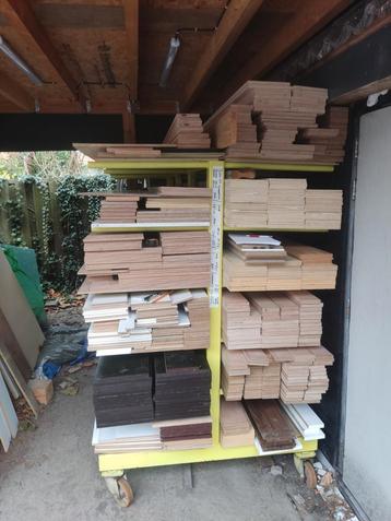 Diverse kleine stroken plaatmateriaal 9/10/12/15/18/22mm  beschikbaar voor biedingen