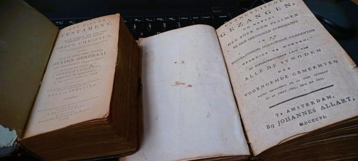 Bijbeltje en gezangen en psalmen boek, Boeken, Godsdienst en Theologie, Gelezen, Ophalen of Verzenden