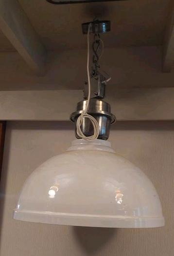 Wit metalen industriële hanglamp wit beschikbaar voor biedingen