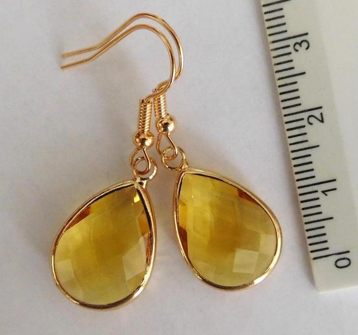 Gele druppel oorhangertjes  (H55808), Sieraden, Tassen en Uiterlijk, Oorbellen, Nieuw, Hangers, Geel, Ophalen of Verzenden