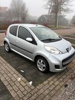 Peugeot 107 1.0 12V 5 deurs 2010 Grijs met carplay, Auto's, Voorwielaandrijving, Zwart, 4 stoelen, Leder en Stof