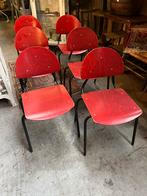 6 stapelbare rode vintage stoelen., Huis en Inrichting, Ophalen, Gebruikt, X, Vijf, Zes of meer stoelen