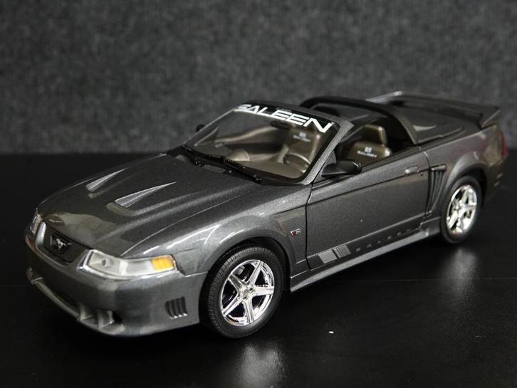 AutoWorld 1:18 2003 Mustang Saleen S281SC Speedster, Hobby en Vrije tijd, Modelauto's | 1:18, Nieuw, Auto, Overige merken, Ophalen of Verzenden