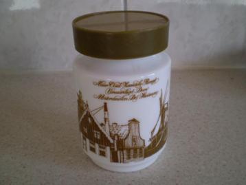 Glazen mosterdpot met spreuk. beschikbaar voor biedingen
