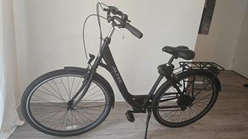 Zwarte Altec Damesfiets met 7 versnellingen, incl. hangslot beschikbaar voor biedingen