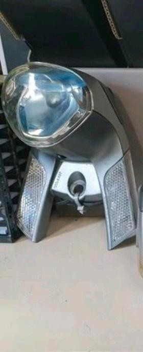 Gazelle Koplamp nieuwer model voor naafdijnamo  beschikbaar voor biedingen