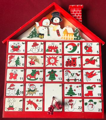 Adventskalender Kerstmis houten huisje met 24 deurtjes beschikbaar voor biedingen
