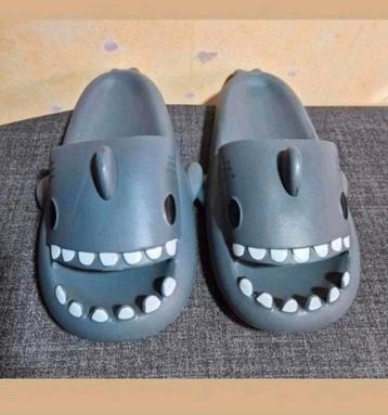 Shark unisex slippers maat 40-41. Nieuw. Hoogwaardig EVA beschikbaar voor biedingen
