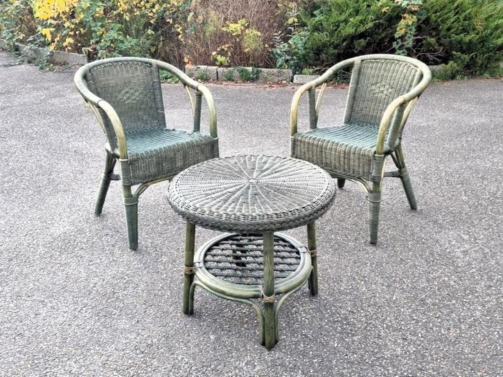 Vintage Rieten Groene Stoelen en Bijzettafel | Bistro Set, Huis en Inrichting, Stoelen, Gebruikt, Twee, Riet of Rotan, Overige kleuren