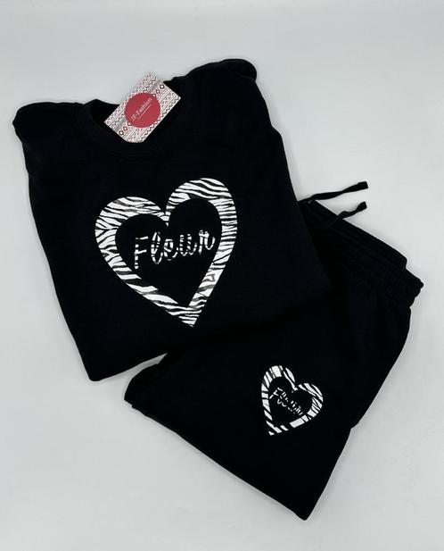 Joggingpakken met je eigen naam in maat 146, Kinderen en Baby's, Kinderkleding | Maat 146, Nieuw, Jongen of Meisje, Broek, Verzenden