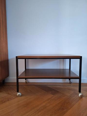 Vintage houten sidetable/serveertafeltje beschikbaar voor biedingen