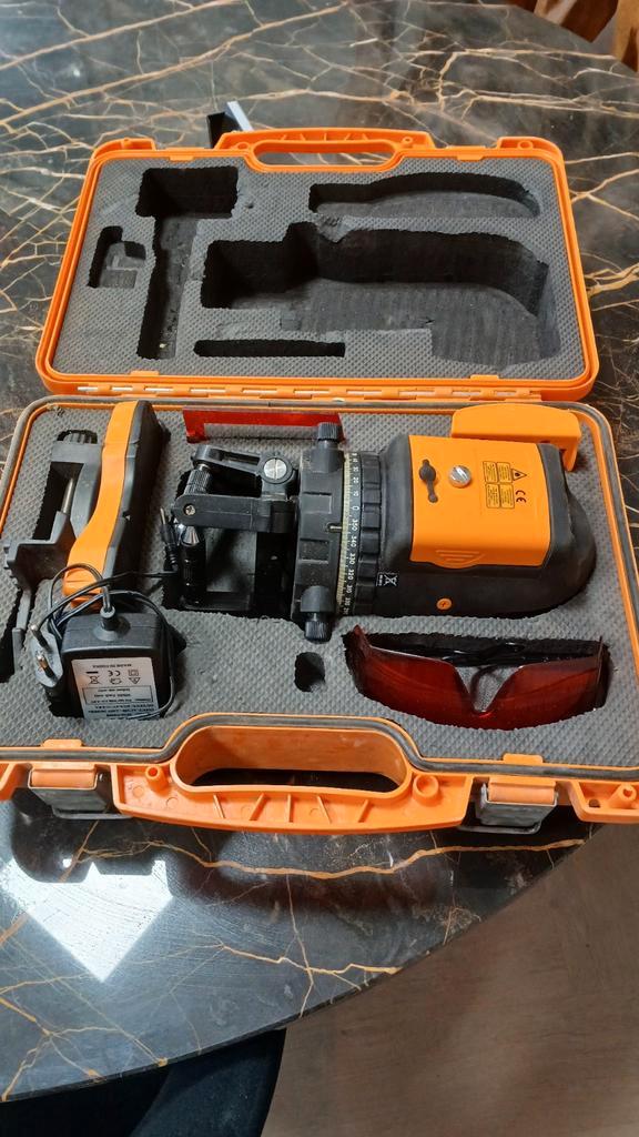 Fennel Laser multi liner FL55 Plus bouw gereedschap, Doe-het-zelf en Verbouw, Meetapparatuur, Gebruikt, Overige meters, Ophalen of Verzenden