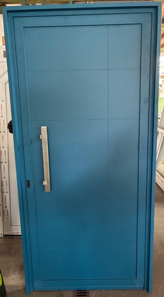 Aluminium voordeur 105 x 220 cm Links kleur Azuurblauw 5009, Doe-het-zelf en Verbouw, Deuren en Horren, Nieuw, Buitendeur, 215 cm of meer