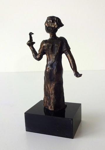 Brons legering beeldje van meisje met kaars 4103-b beschikbaar voor biedingen