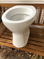 Plieger toiletpot AO vlakspoel 1/2 jaar oud, Doe-het-zelf en Verbouw, Sanitair, Steen, Toilet, Zo goed als nieuw, Ophalen