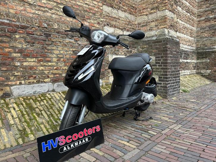 Piaggio Zip SP | 2021 | 2498KM, Fietsen en Brommers, Scooters | Piaggio, Zo goed als nieuw, Zip, Maximaal 45 km/u, Benzine, Ophalen