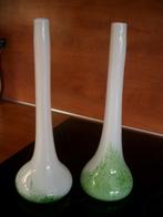 2 wit/groen Opaline Vazen, Ophalen of Verzenden