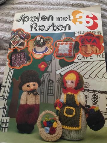 Spelen met Resten hobby boekje/tijdschrift haken en breien. beschikbaar voor biedingen