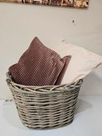 Hand gevlochten mand, Ophalen of Verzenden, Zo goed als nieuw, Rond, Riet