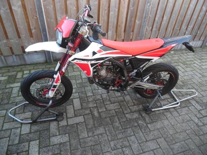 Bokken brommer/scooter veilig weg te zetten bij bandenwissel, Fietsen en Brommers, Brommers | Toebehoren, Zo goed als nieuw, Overige typen