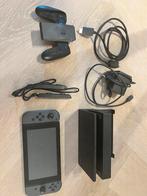 Nintendo switch (2020), Spelcomputers en Games, Spelcomputers | Nintendo Switch, Ophalen, Zo goed als nieuw, Met 2 controllers
