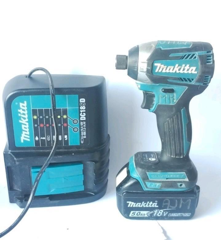 Makita DTD154 slagschroefmachine 18v igst, Doe-het-zelf en Verbouw, Gereedschap | Boormachines, Zo goed als nieuw, Boor- en Schroefmachine