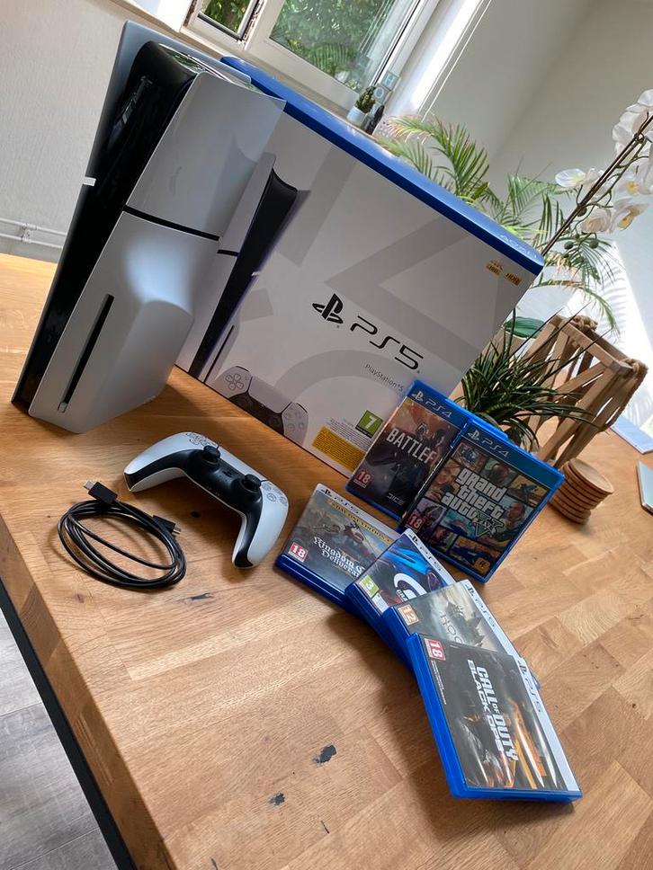 Playstation 5 Slim 1TB Disc versie Dec 2024, Spelcomputers en Games, Spelcomputers | Sony PlayStation 5, Zo goed als nieuw, Ophalen of Verzenden